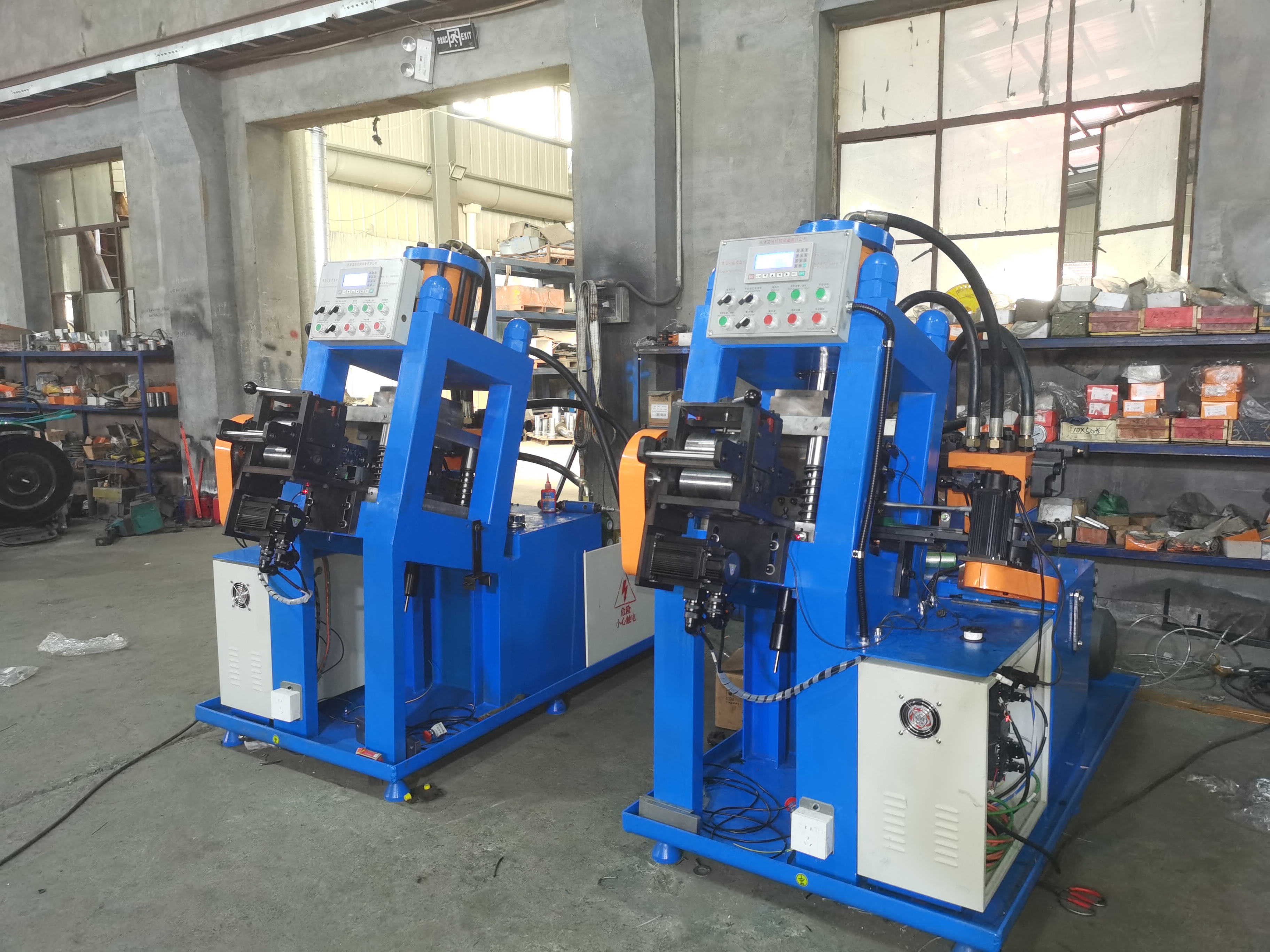 伺服送料器伺服卸料打釘成型機已全面推廣使